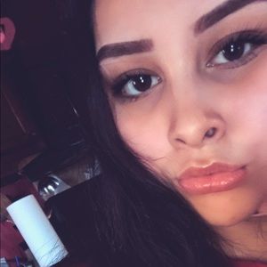 Meet your Posher, Daniela